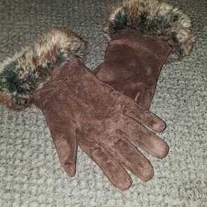 Adorable brown furry gloves